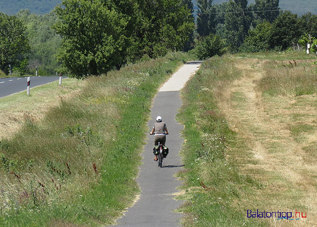 Balatonakali Zánka Balatoni bicikliút bringakörút 