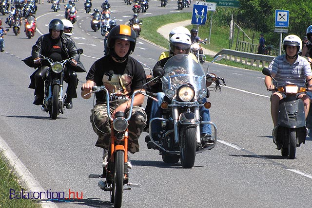 az alsóörsi Harley-Davidson (Open Road) Fesztivál motorosmenete 2011