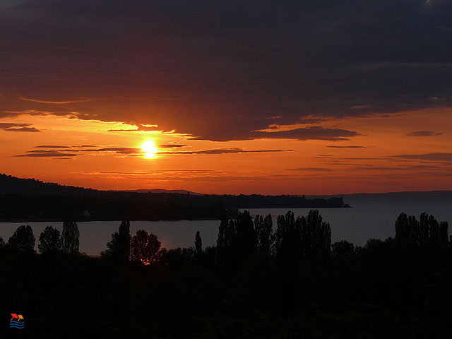 K�sz�tette: Zalatnay M�ria - �brah�mhegy - 2008.05.
Napkelte