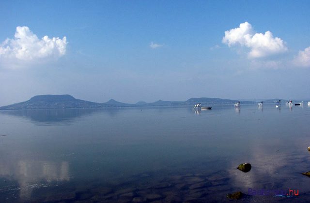 Ilyen a panoráma a strandról