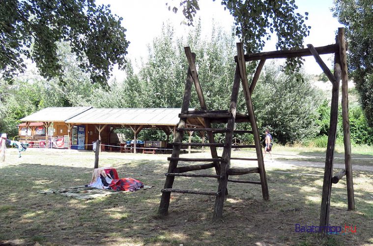 Jatszoter-Gumiradli-strand-Balatonakarattya-balatontipp-gyorffya