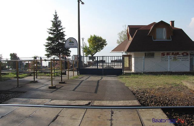 Vasut-bejarat-Fonyo-Belatelepi-szabadstrand-balatontipp-gyorffya