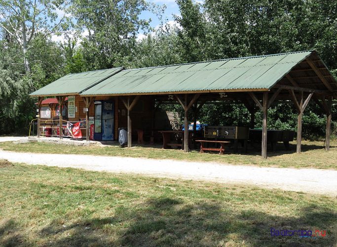 Vendeglo-Gumiradli-strand-Balatonakarattya-balatontipp-gyorffya
