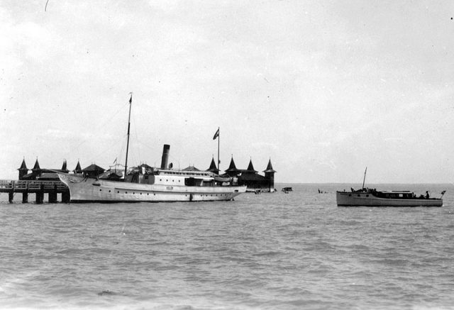 A Kelén a balatonfüredi "hidegfürdővel" 1933-ban - fotó Fortepan.hu - Somlai Tibor