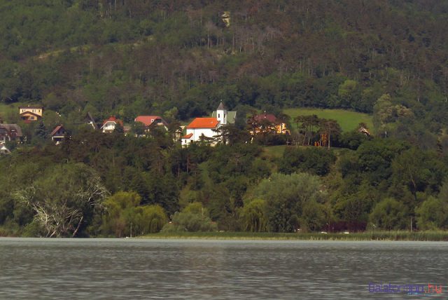 A vonyarcvashegyi Szent Mihály-domb a kápolnával