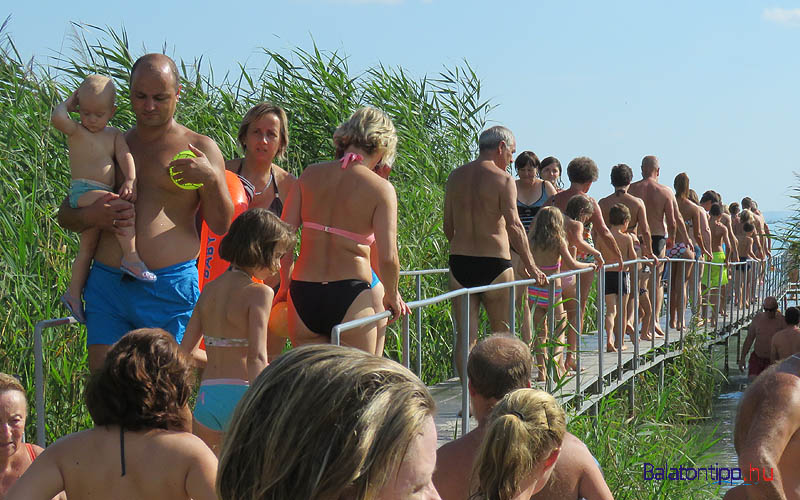 Amilyen kicsi a strand, annyira szűk a vízre jutási lehetőség is
