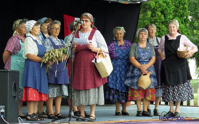 Gazdaasszonyok-korusa-bucsu-szezonnyito-balatonbereny-balatontipp-gyorffya