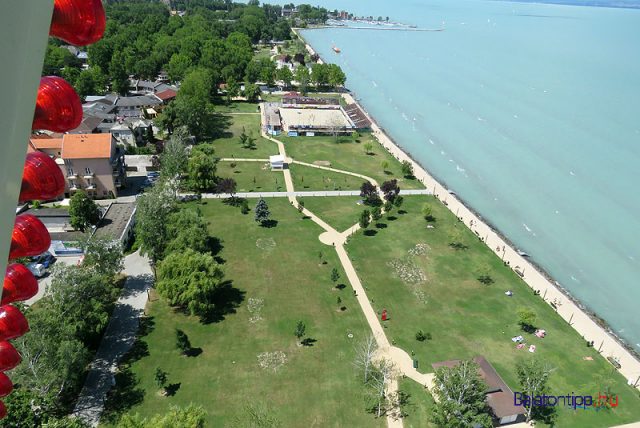 A Nagystrand nappal az óriáskerékből