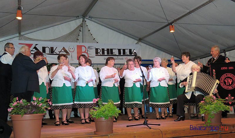 Magyar_Tenger-Dalkor-koccintas-zankai_borhetek-balatontipp-gyorffya