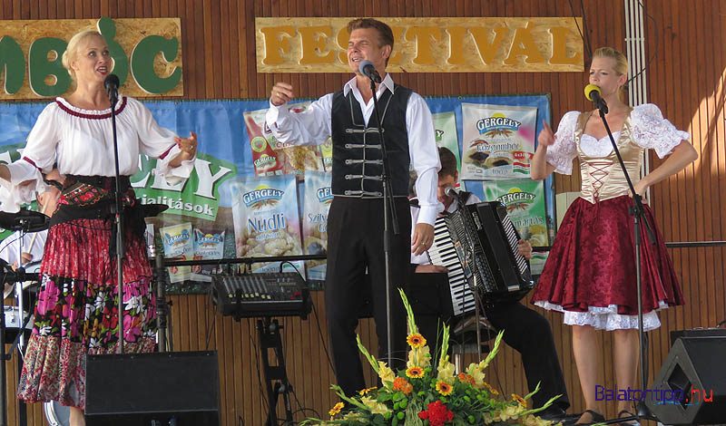 Szinpadi-musor-Balatonfuzfo-gomboc-aranykapu-fesztival-balatontipp-gyorffya