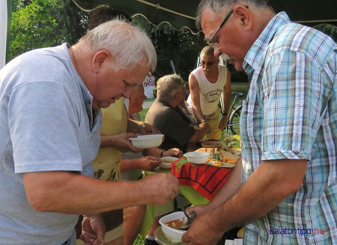 Da Bibere Borlovagrend csapatostól részt vett a fesztiválon. A harmadik díjjal jutalmazott halászlét Tóth Attila alaplével készítette, ponty- és harcsaszeleteket főzött bele