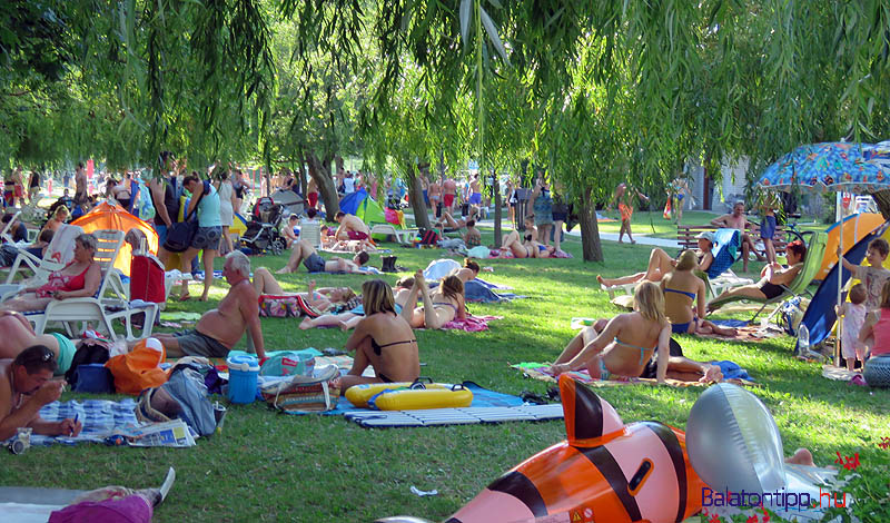 Balatonkenese-Vak_Bottyan-strand-arnyek-balatontipp-gyorffya