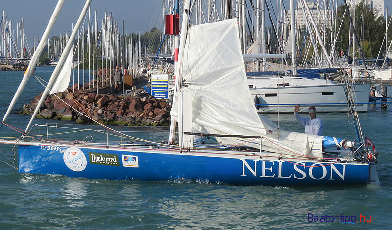 Fa Nándor a rajtra indul a versenyen Kulcs-Soft néven induló hajóval