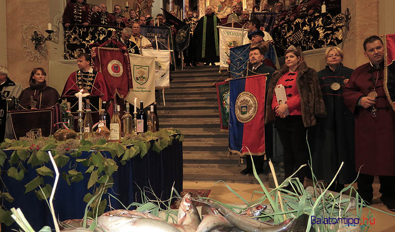 Hal- és boráldás a Tihanyi Bencés Apátság templomában 2015-ben