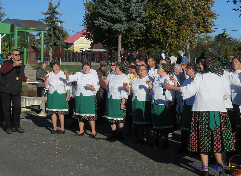 magyar_tenger-nepdalkor-zankai-szuret-balatontipp-gyorffya