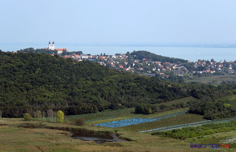 Tihany ófalu az apátsági templommal