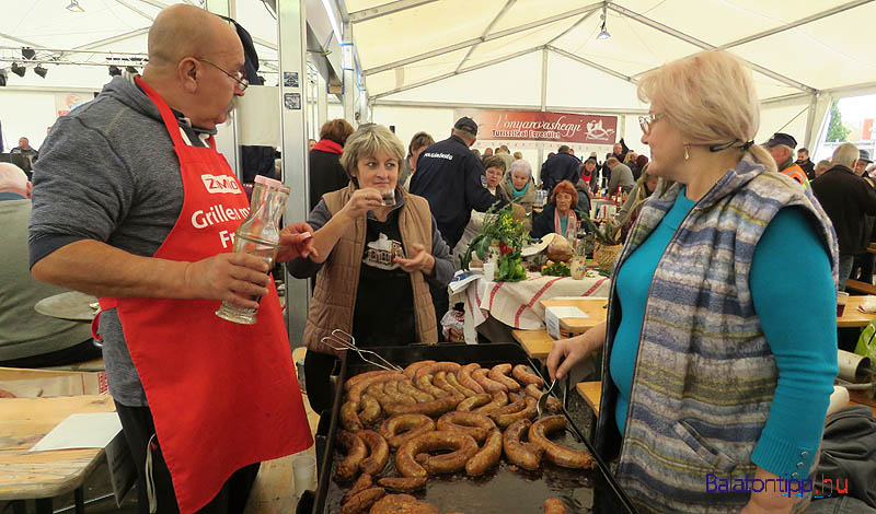 A sütés egyik fontos kelléke volt a grill-lap és a pálinka