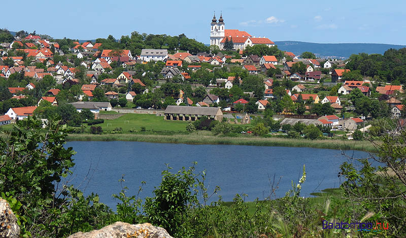 tihany-latkep-belso-to-viragos_magyarorszagert-balatontipp-gyorffya