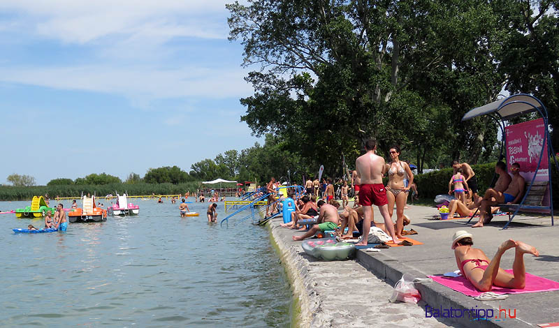 A Keleti strand partszakaszának túlsó végén, a nádas mellett alakítják ki a homokos öblöt