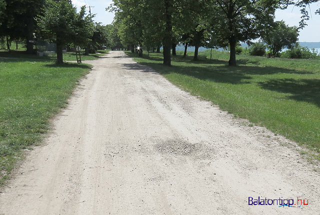 Balatoni bicikliút bringakör fotó kép Balatonakarattya panoráma út