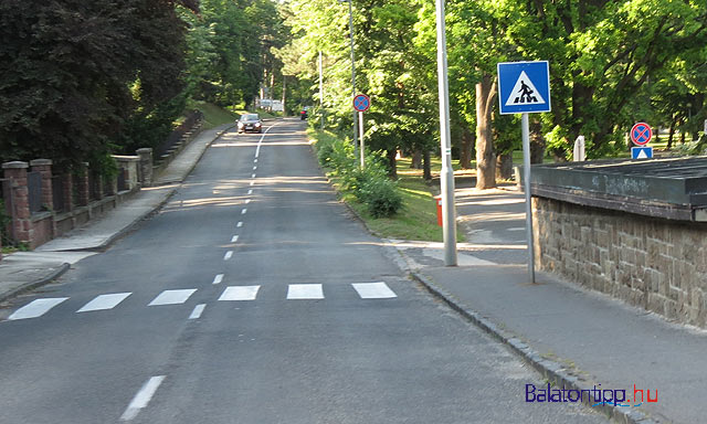 Balatoni bicikliút bringakör fotó kép mólópark