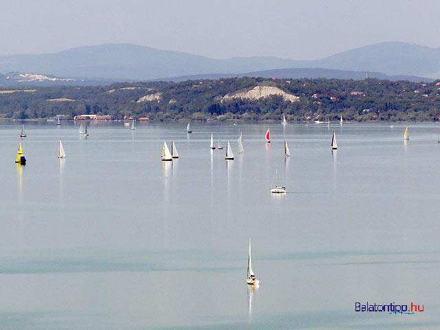 Balatoni bicikliút bringakör fotó kép Balatonaligai magaspart