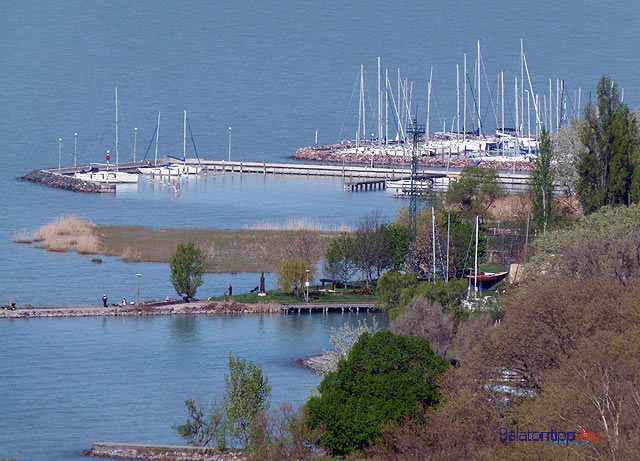 Balatonakarattya panoráma vitorláskikötő