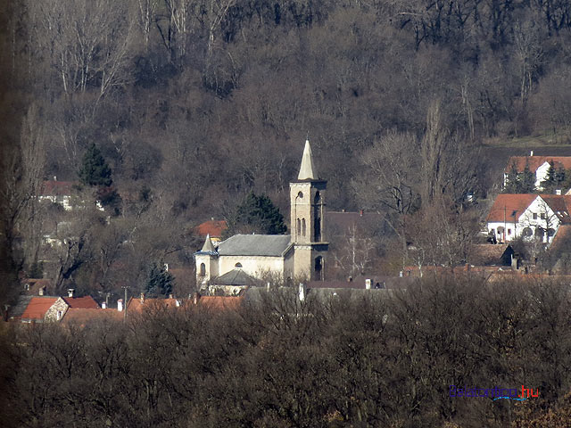 Hegyestű Balaton-felvidék  kilátás Balatonhenye felé