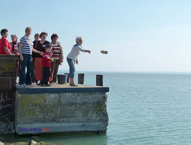 Balaton Víz-napi Balcsi-parti - Balatonalmádi NABE - koszorúzás