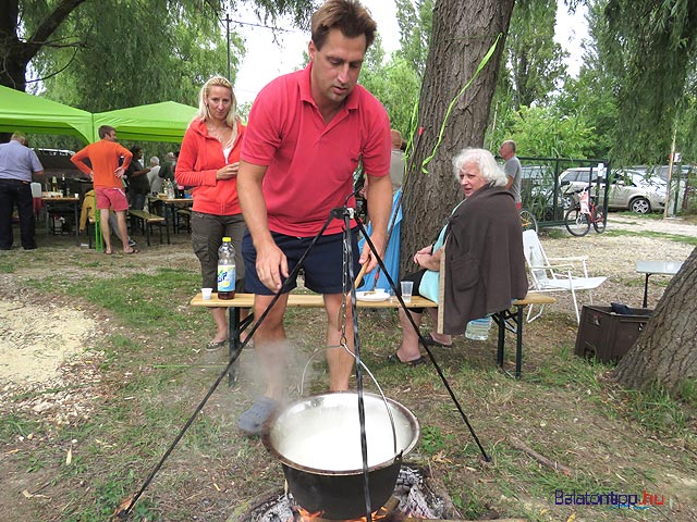 Hét étele csirkehúsos zöldséges penne 