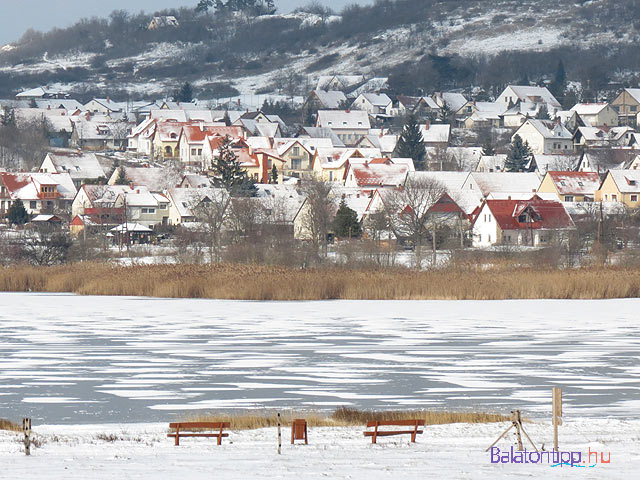 Tihanyi Belső-tó jeges havas padok