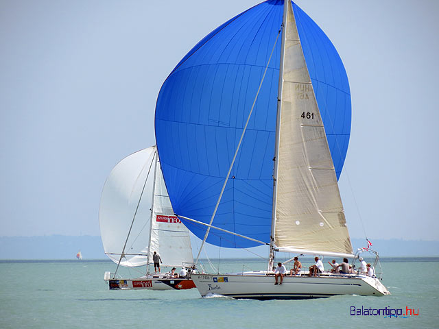 Távolban Kékszalag Balaton kerülő verseny 2013