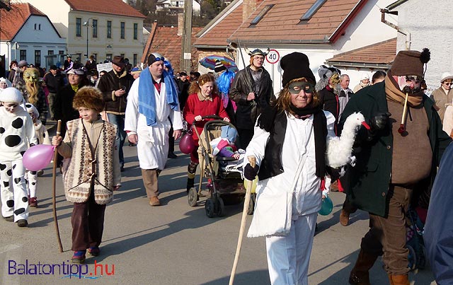 Arácsi Karnevál Balatonfüred-Arács 2011 farsang felvonulás