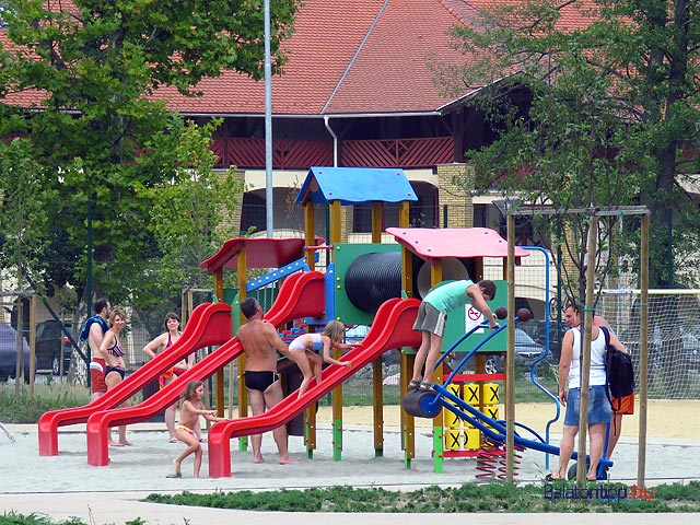 Fonyód Sándortelepi strand kiscsúszdák