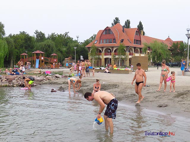 Fonyód Sándortelepi strand plázs2