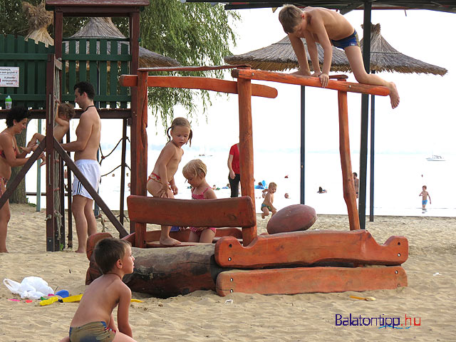 Balaton strand Gyenesdiás diási játékstrand játszótér