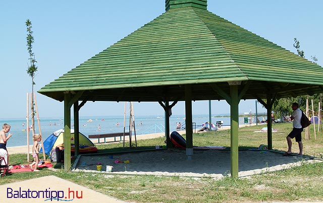 Siófok Nagystrand Balaton árnyas homokozó