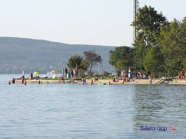 Balatonboglár szigeti strand bővízzel