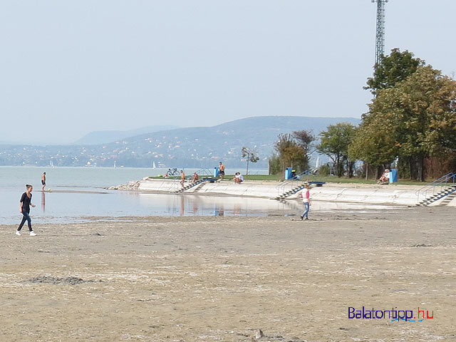 Balatonboglár szigeti strand szárazon