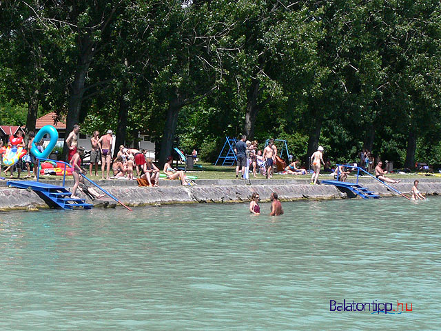 Balatonudvari Fövenyesi strand bővízzel