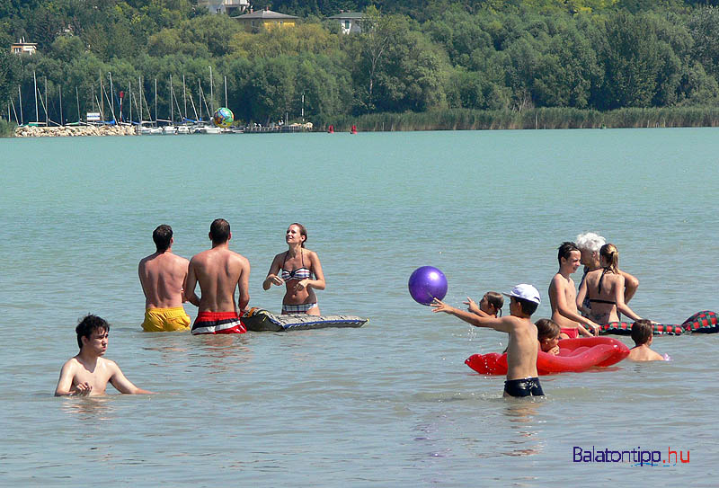 Strand-furdozok-Tobruki-Balatonfuzfo-balatontipp-gyorffya