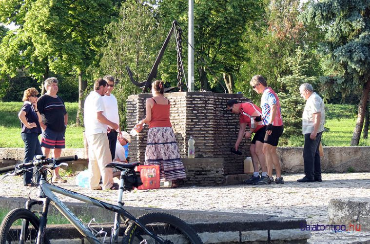 Balatonfüred - Berzsenyi emlékforrás a város nyugati szélén