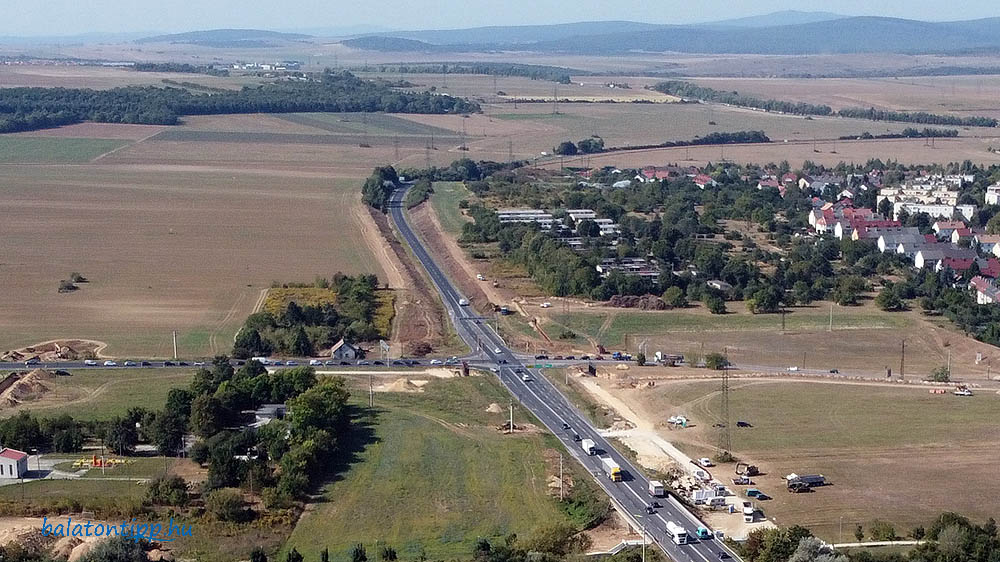 A 8-as számú főút veszprémi elkerülőjének füredi csomópontja 