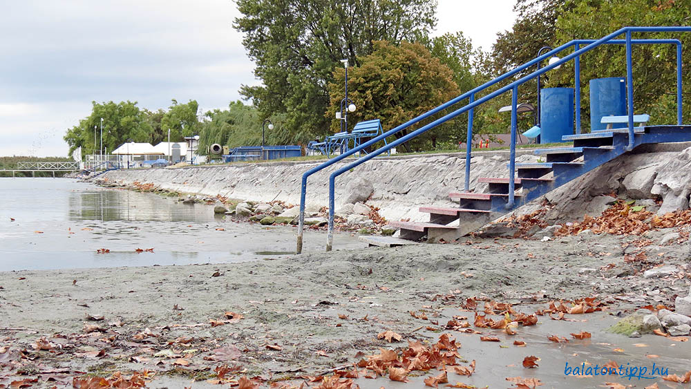 Alsóörsi strand lépcső