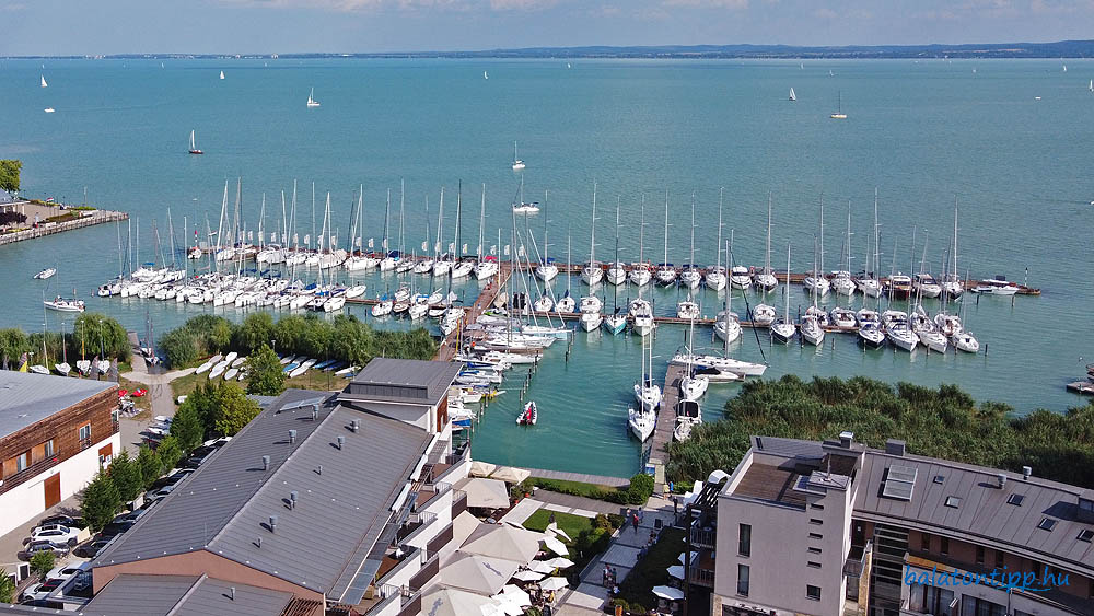 A Balatonfüredi Yacht Club kikötője