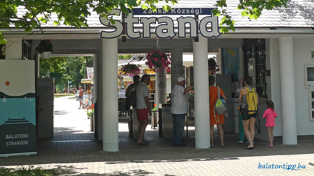 Zánkai strand bejárata