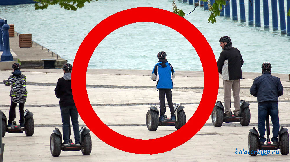 Segway felvonulás a füredi móló előtt 2017-ben